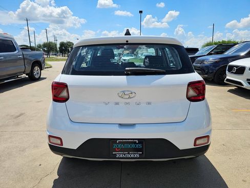 Used 2021 Hyundai Venue SE FWD image 6
