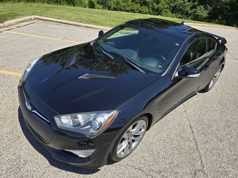 Used 2014 Hyundai Genesis 3.8 RWD image 16