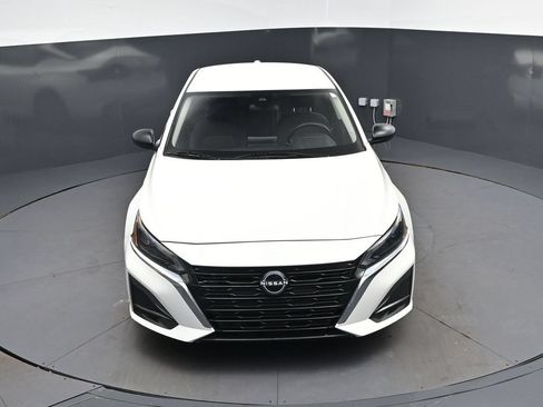 Used 2025 Nissan Altima 2.5 SV FWD image 36