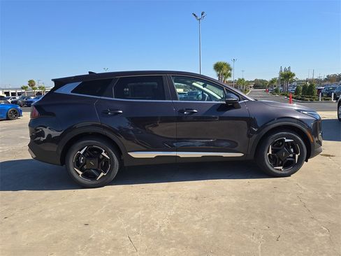 New 2026 Kia Sportage EX image 9