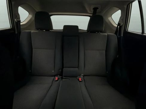 Used 2016 Toyota RAV4 XLE AWD/4WD image 18