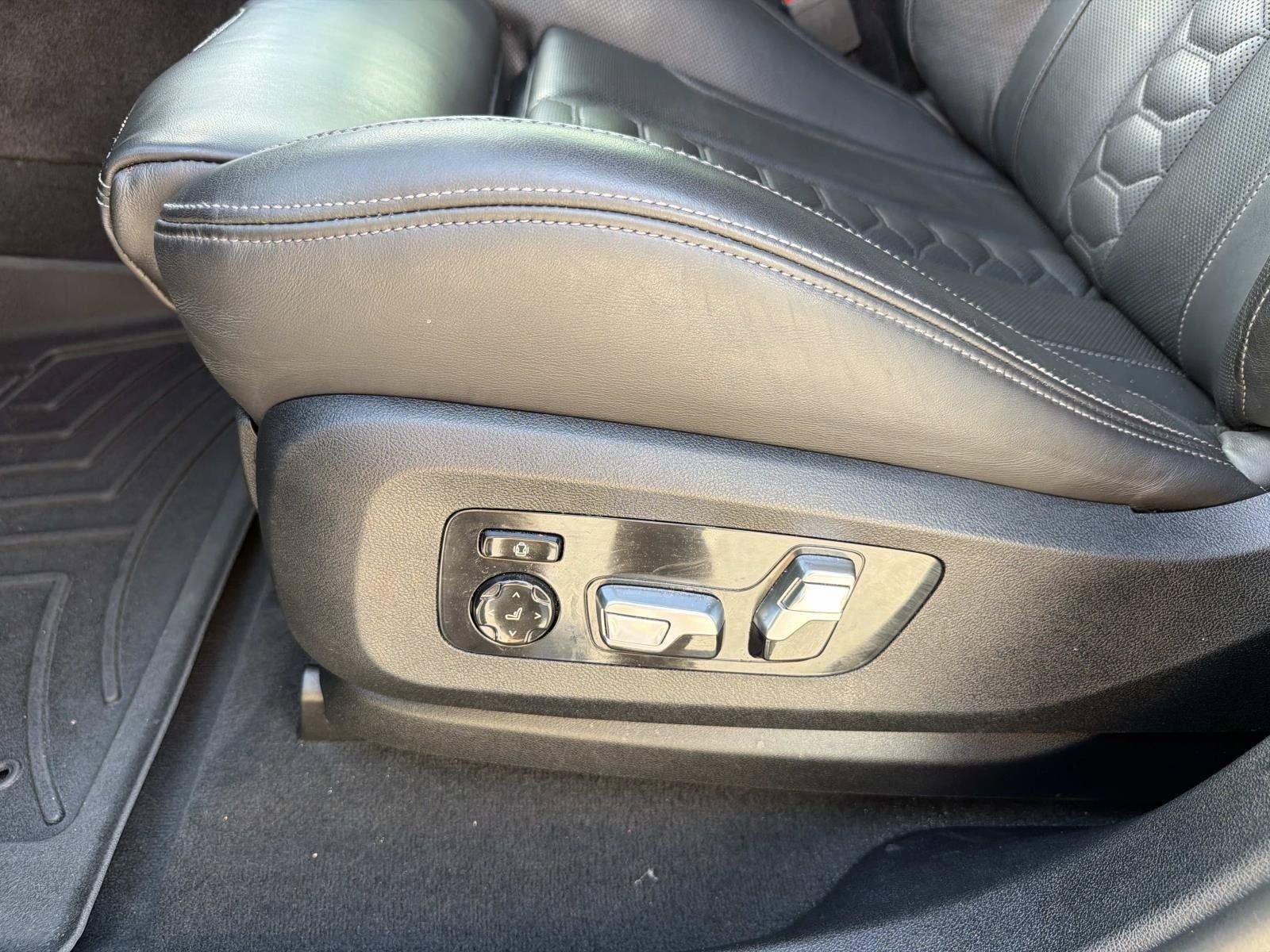 Certified 2024 BMW X6 M Competition w/ Executive Package AWD/4WD image 10
