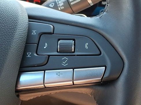 Used 2024 Cadillac XT4 Premium Luxury w/ Technology Package FWD image 25