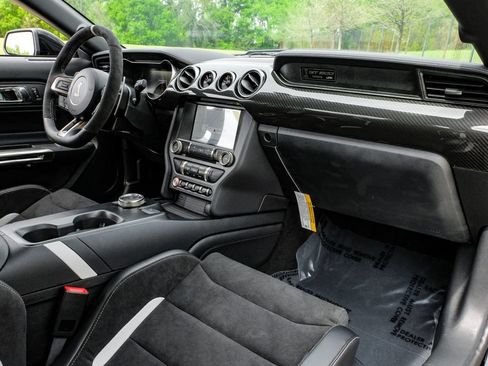 Used 2020 Ford Mustang Shelby GT500 w/ Carbon Fiber Track Pack RWD image 17