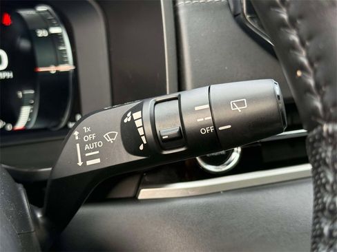 Used 2023 Mitsubishi Outlander AWD image 33