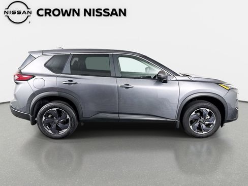 Certified 2026 Nissan Rogue SV FWD image 4