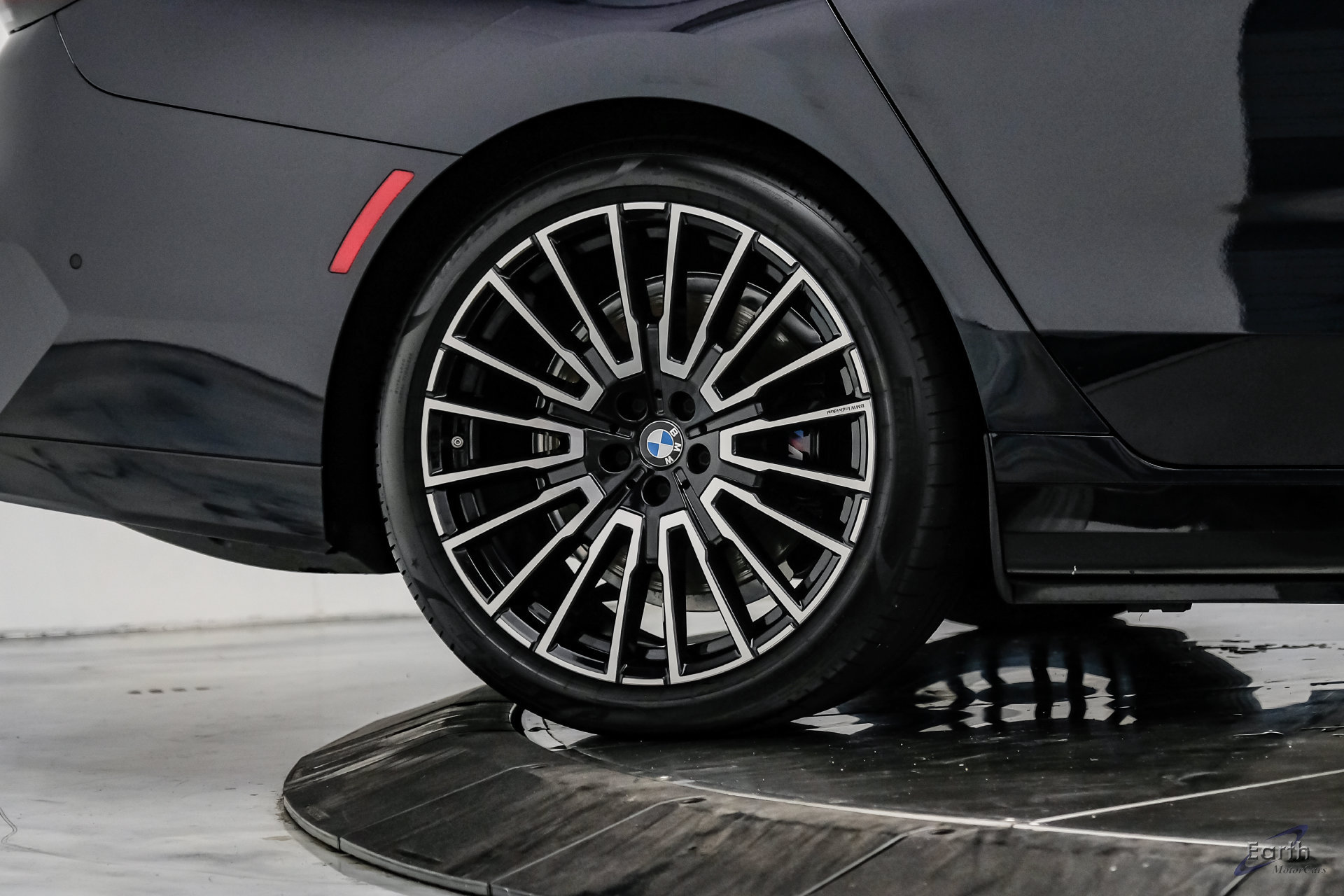 Used 2025 BMW i7 xDrive60 AWD/4WD image 98