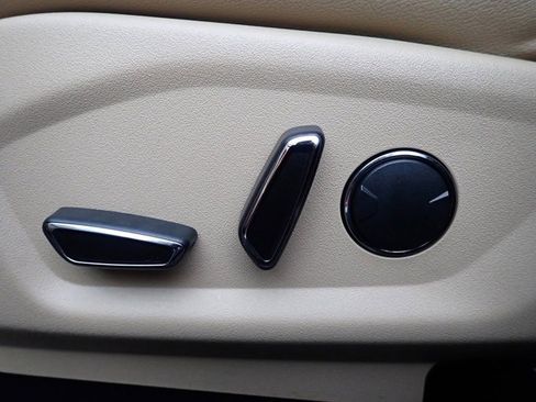 Used 2017 Ford Explorer XLT w/ Equipment Group 202A image 24