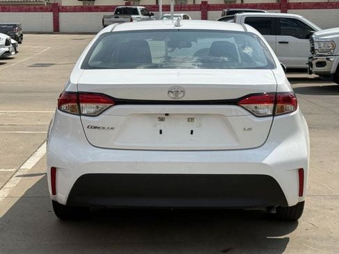 Used 2024 Toyota Corolla LE FWD image 5