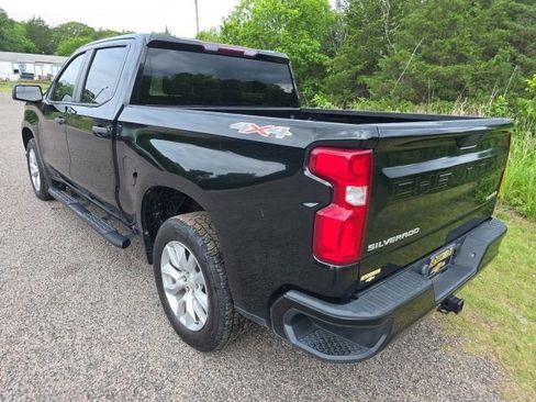 Used 2021 Chevrolet Silverado 1500 Custom w/ Safety Confidence Package AWD/4WD image 3