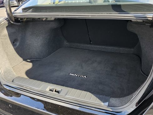 Used 2025 Nissan Sentra SR image 17