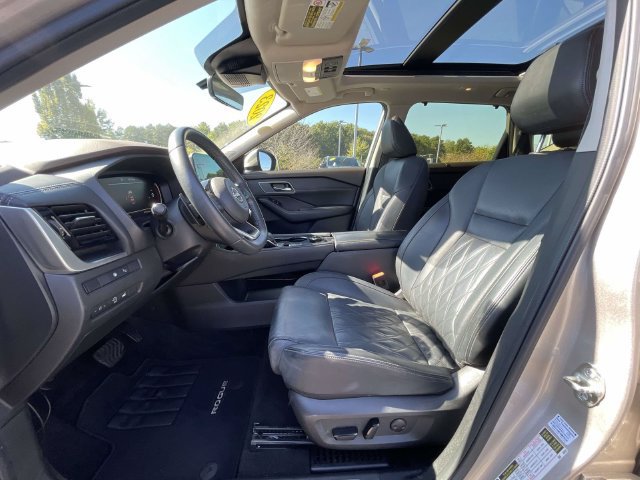 Used 2023 Nissan Rogue Platinum w/ Platinum Premium Package AWD/4WD image 16