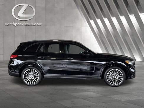 Used 2025 Mercedes-Benz GLC 300 image 4