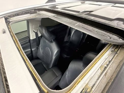 Used 2022 Toyota Highlander XLE FWD image 21