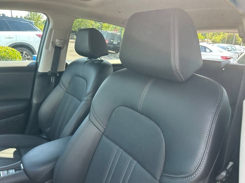 Used 2025 Honda HR-V EX-L image 9