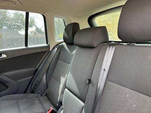 Used 2013 Volkswagen Tiguan S image 27