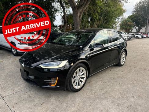 Used 2017 Tesla Model X 75D image 1