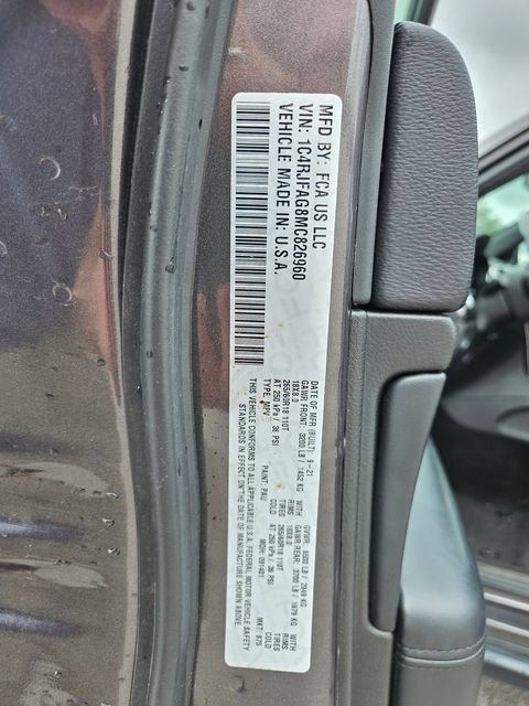 Used 2021 Jeep Grand Cherokee Laredo AWD/4WD image 30