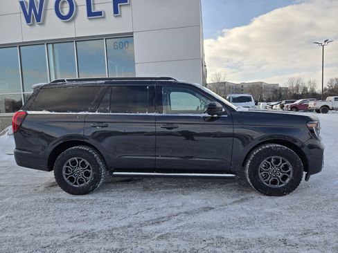 Used 2025 Ford Expedition Active image 5