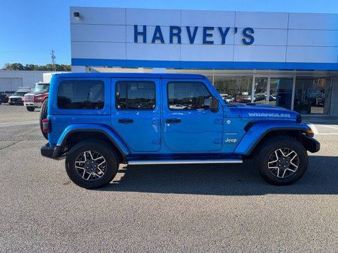 Used 2024 Jeep Wrangler Sahara w/ Technology Group image 6