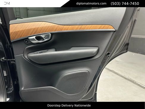 Used 2023 Volvo XC90 B6 Plus image 39