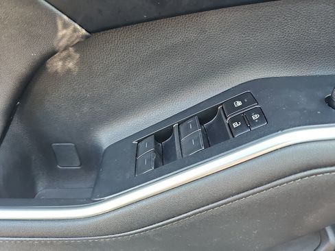 Used 2023 Toyota Highlander XLE AWD/4WD image 24