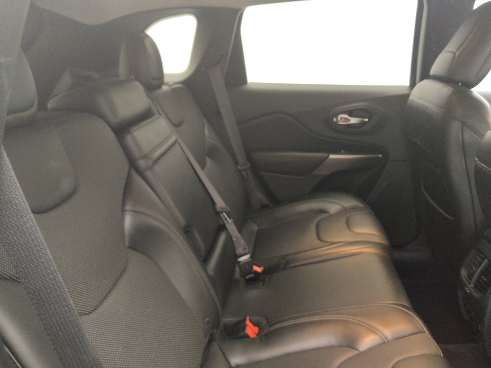 Used 2019 Jeep Cherokee Limited AWD/4WD image 19