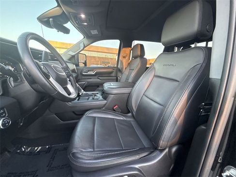 Used 2024 GMC Sierra 3500 Denali w/ Denali Reserve Package image 11