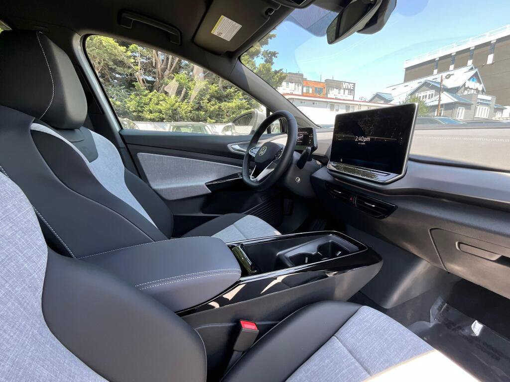 New 2026 Volkswagen ID.4 Pro AWD/4WD image 18
