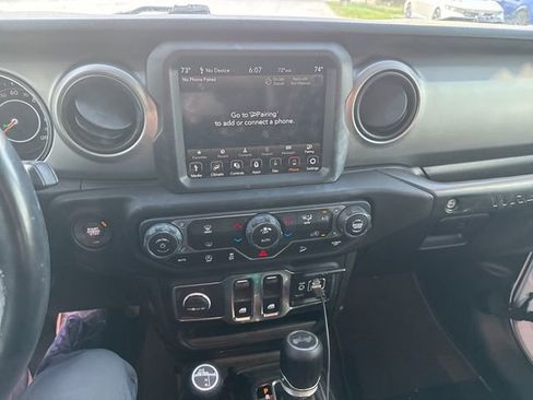 Used 2021 Jeep Wrangler Sport image 9