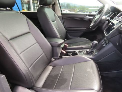 Used 2020 Volkswagen Tiguan SE w/ Panoramic Sunroof Package AWD/4WD image 40