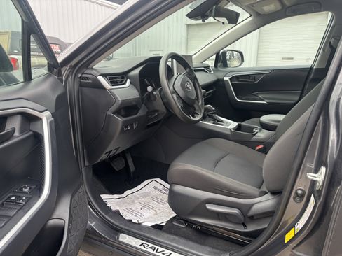 Used 2024 Toyota RAV4 LE image 10