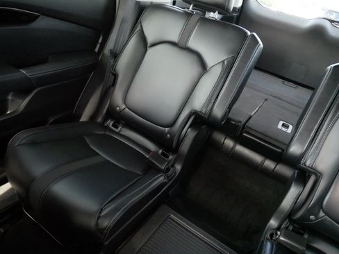 Used 2024 Honda Pilot EX-L image 12