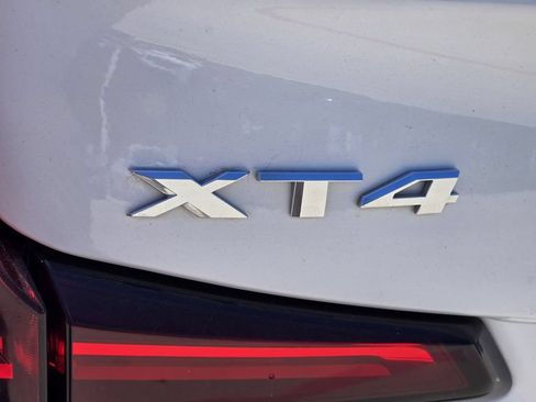 Used 2019 Cadillac XT4 Premium Luxury FWD image 11