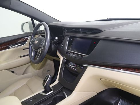 Used 2018 Cadillac XT5 Luxury w/ Driver Awareness Package FWD image 42