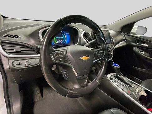 Used 2018 Chevrolet Volt LT w/ Comfort Package FWD image 11