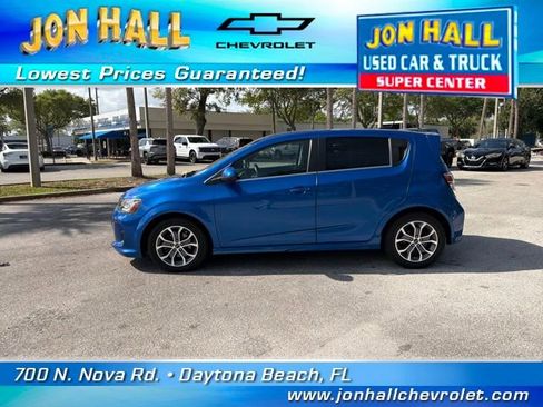 Used 2020 Chevrolet Sonic LT w/ Convenience Package image 4