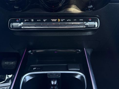 Used 2020 Mercedes-Benz GLB 250 4MATIC image 46