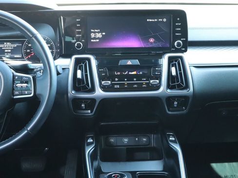 Used 2023 Kia Sorento EX FWD image 23
