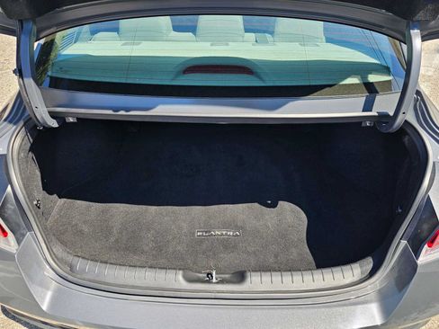 Used 2023 Hyundai Elantra SEL FWD image 14