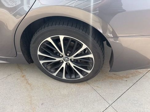 Used 2019 Toyota Camry SE image 11