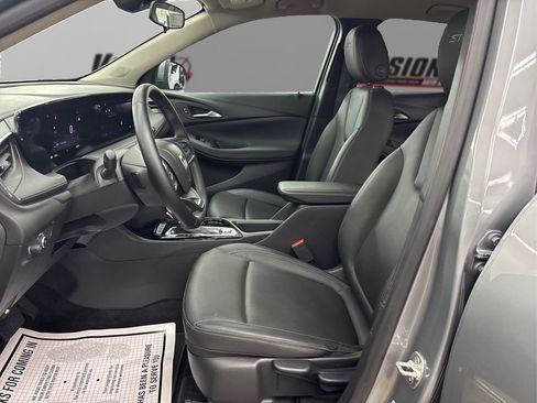 Used 2024 Buick Encore GX Sport Touring AWD/4WD image 9