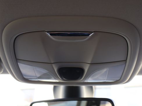 Used 2020 Jeep Cherokee Latitude Plus image 29