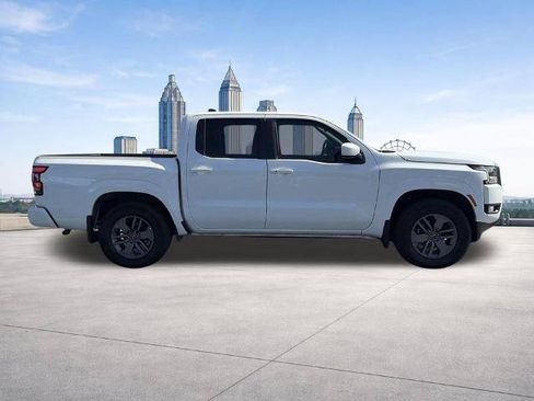 Certified 2025 Nissan Frontier SV w/ SV Convenience Package RWD image 6