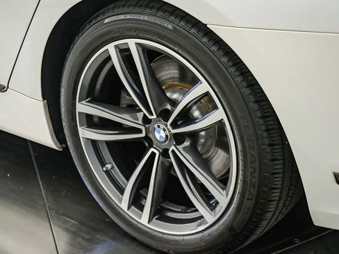 Used 2022 BMW 740i w/ M Sport Package RWD image 11