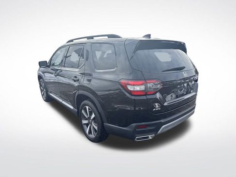 Certified 2023 Honda Pilot Touring image 3