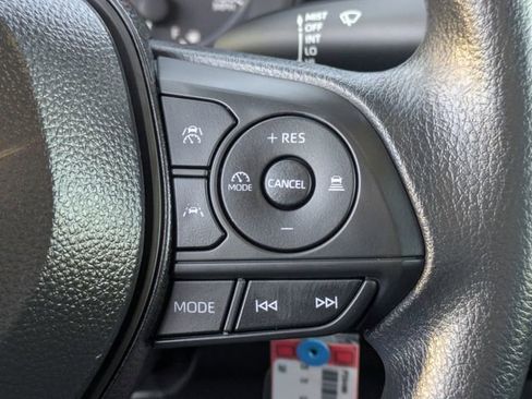 Used 2025 Toyota Corolla LE image 19