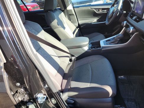 Certified 2025 Toyota RAV4 XLE image 33