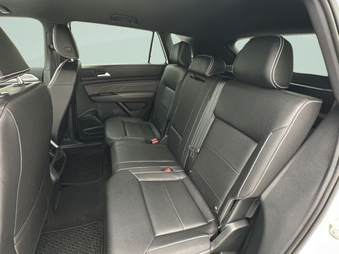 Used 2023 Volkswagen Atlas Cross Sport SE AWD/4WD image 10