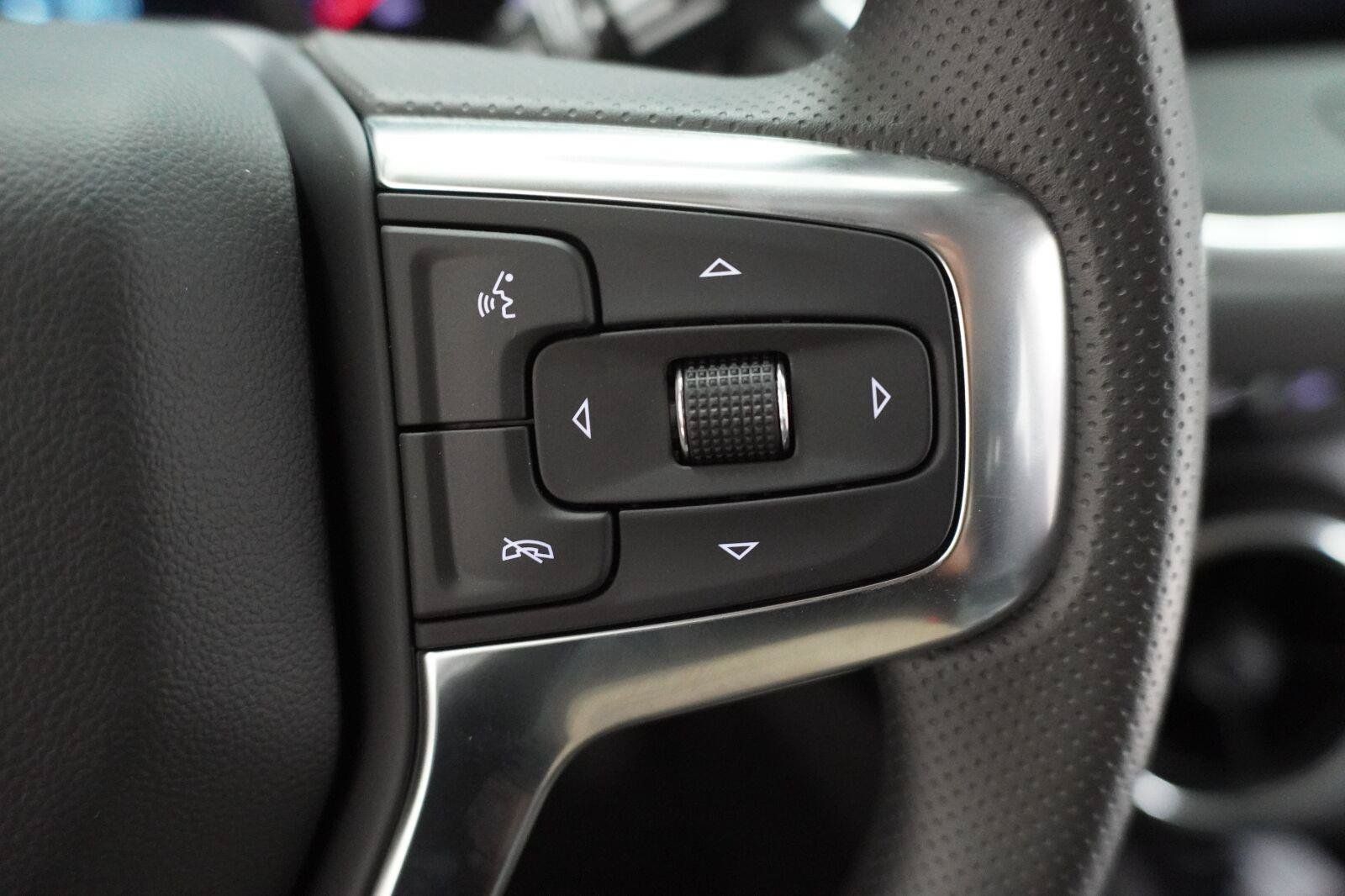 New 2026 Chevrolet Blazer LT w/ Convenience Package FWD image 10